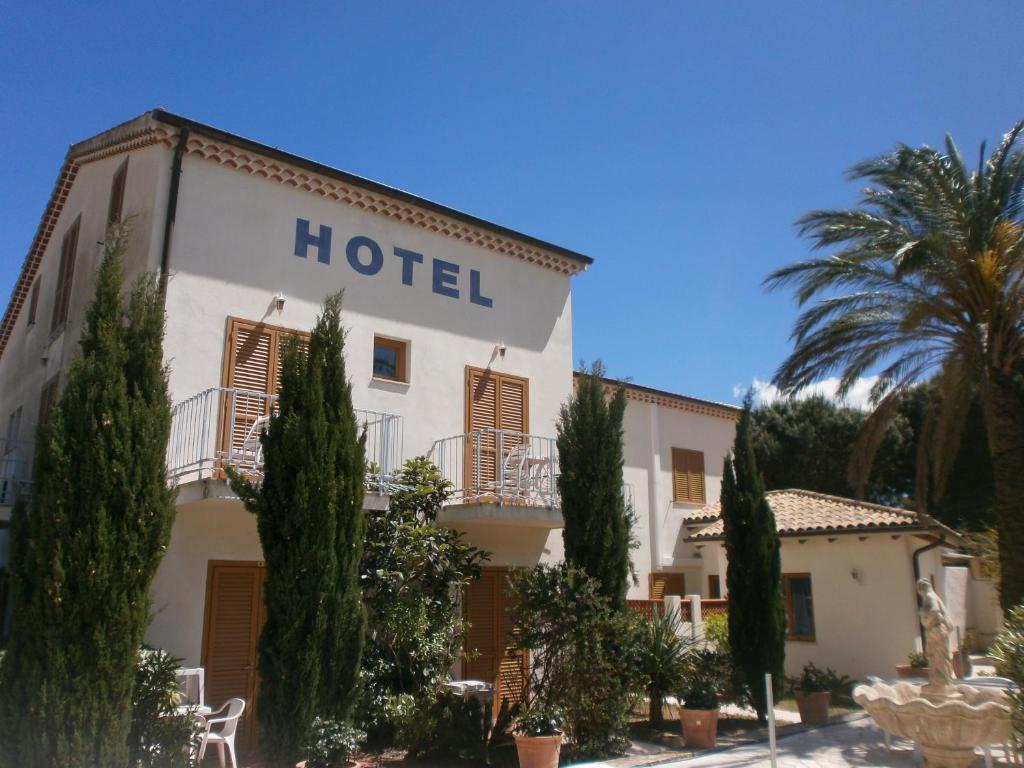 Hotel La Bastide Le Lavandou Exterior foto